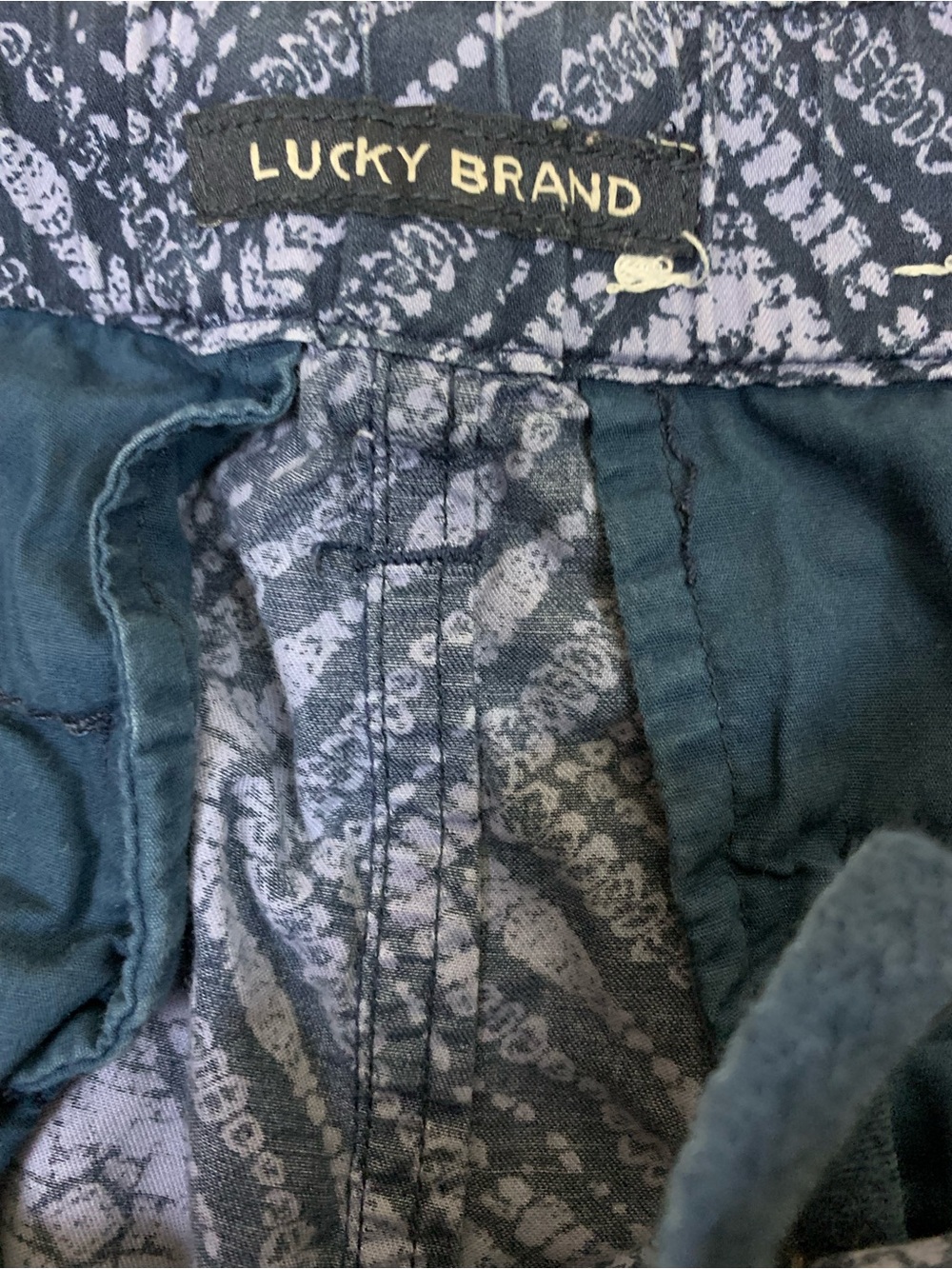 Lucky Brand Blue Geometric Print Flat Front Chino Shorts 33‎ Casual - Picture 3 of 5